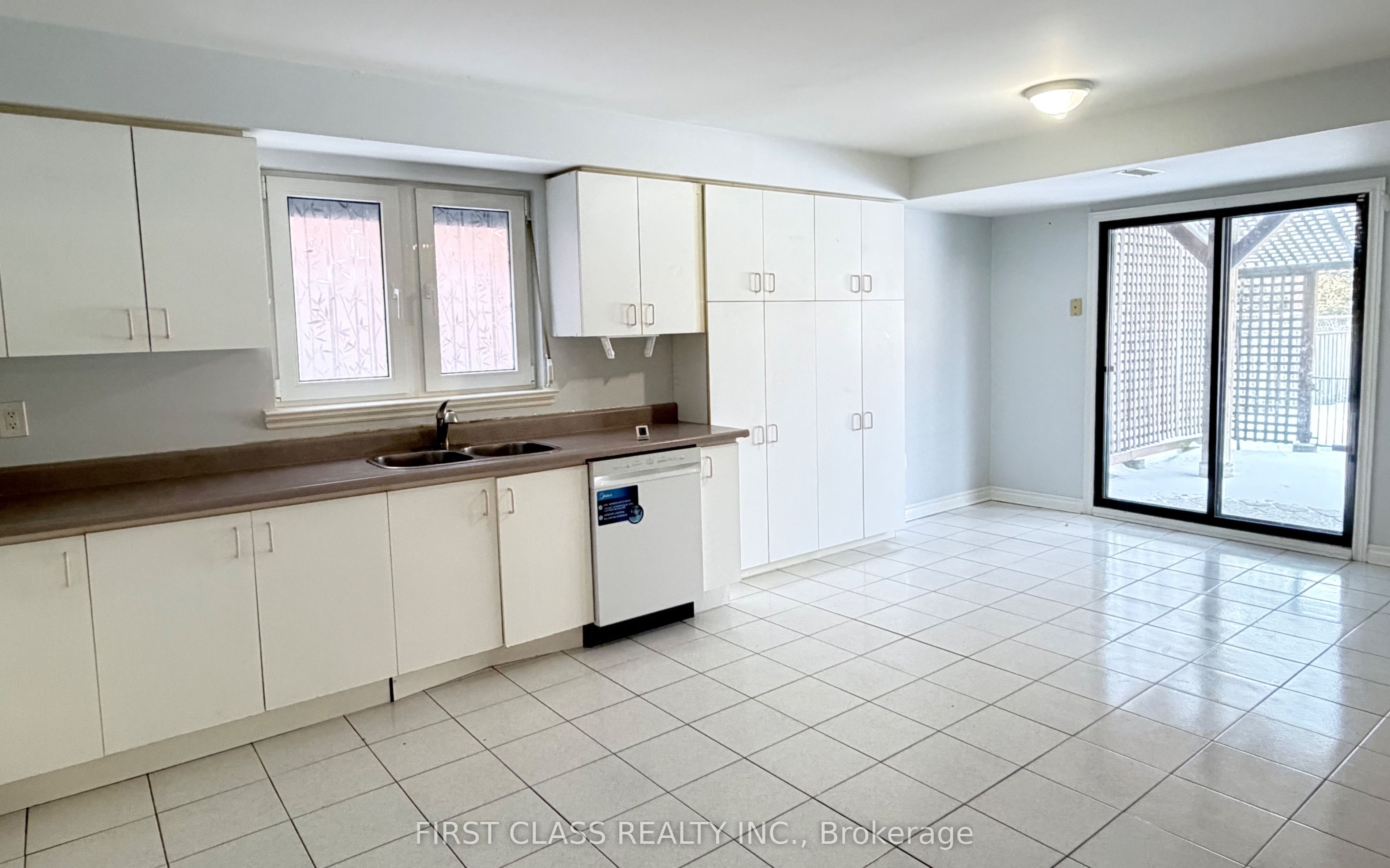 238 N Lake Road Main Fl