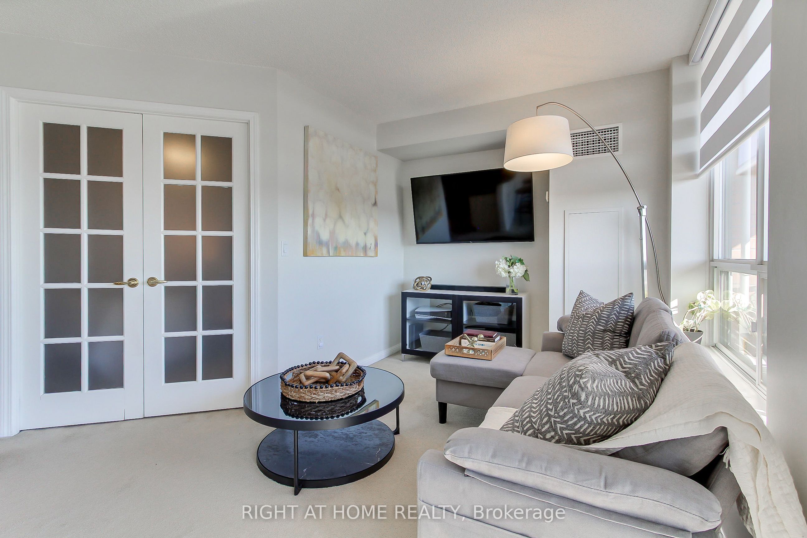 1140 Parkwest Place 1002