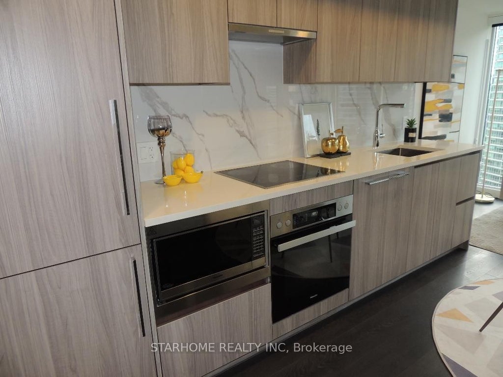 Photo of 1 Concord Cityplace Way #2015, Toronto, ON M5V 0X3 (MLS # C13864432)