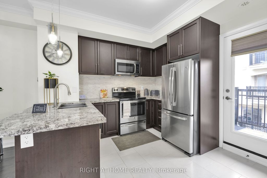 Photo of 3077 Cawthra Road #18, Mississauga, ON L5A 2X4 (MLS # W12711970)
