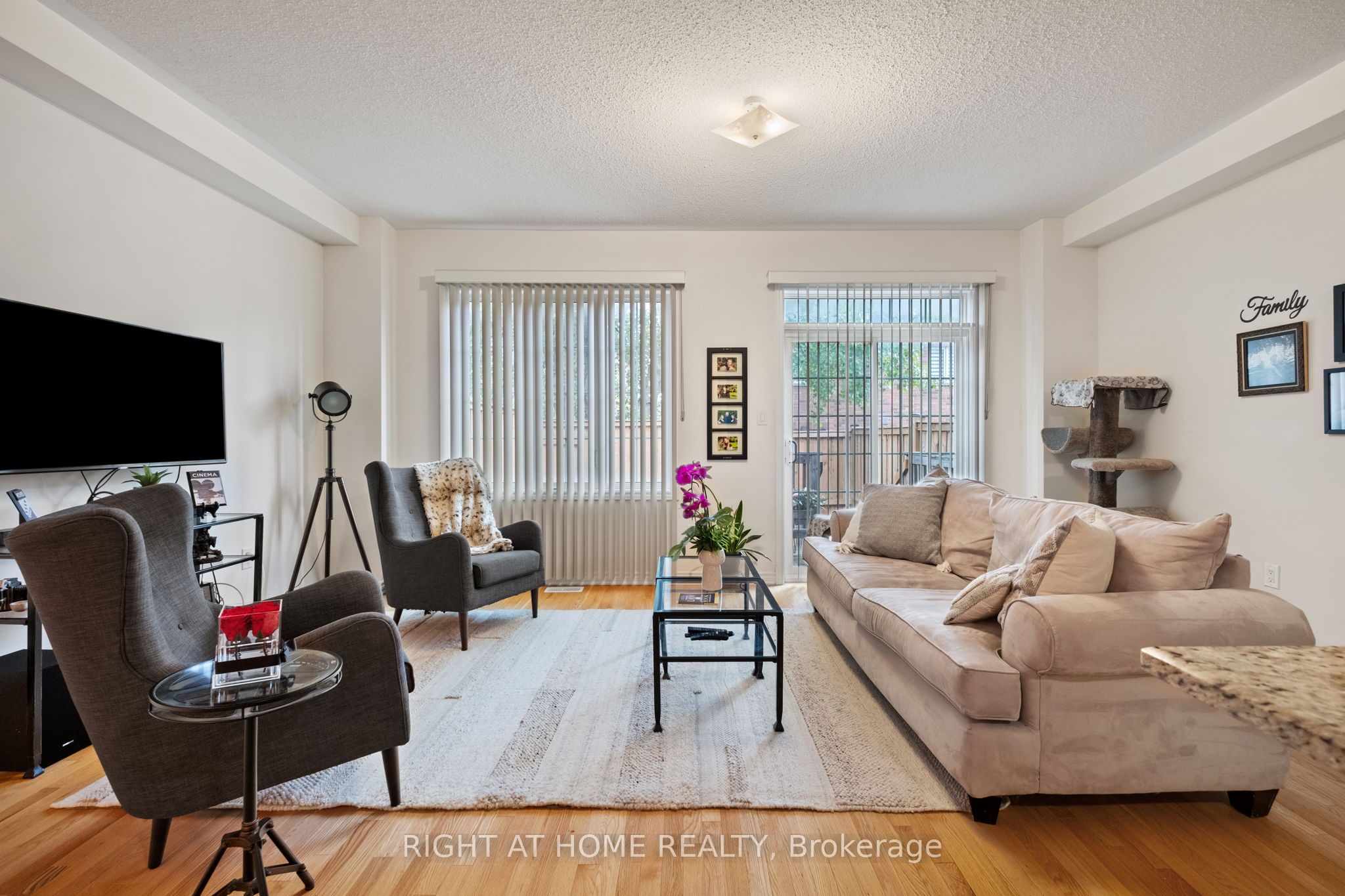 8777 Dufferin Street 12