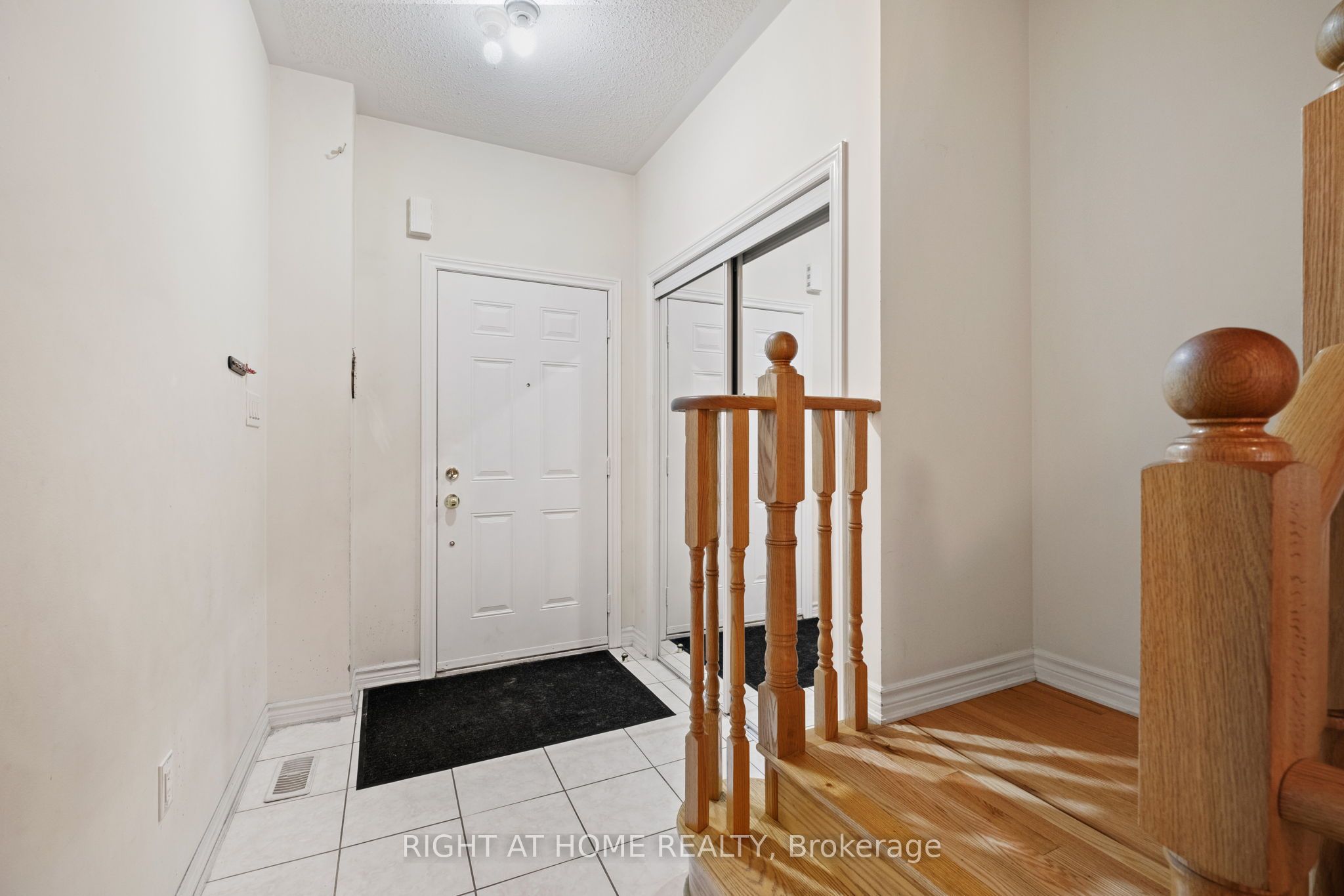 8777 Dufferin Street 12