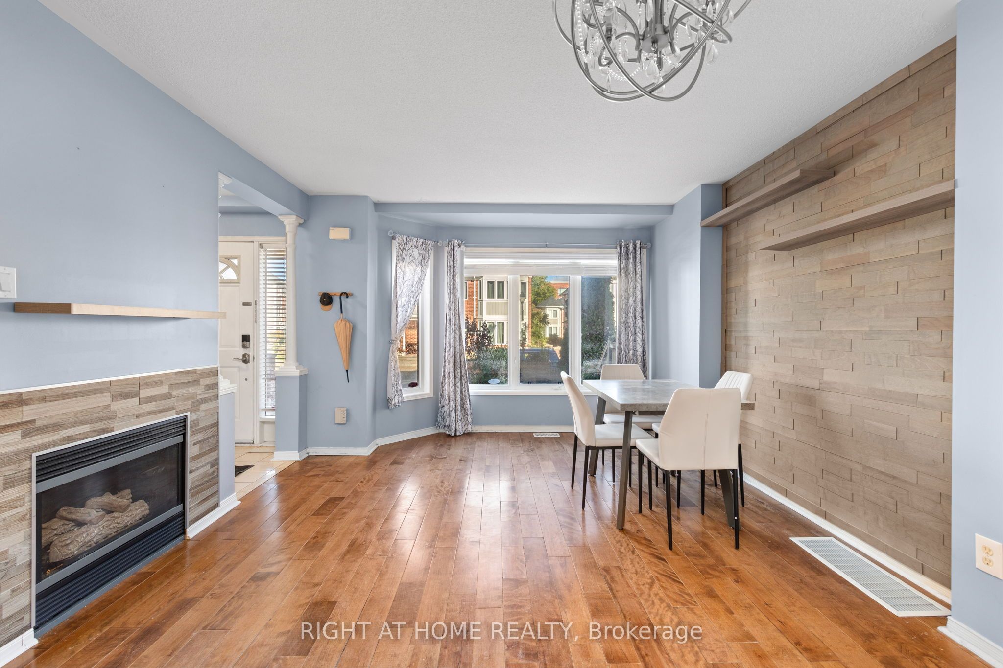 18 Clark Avenue W 176