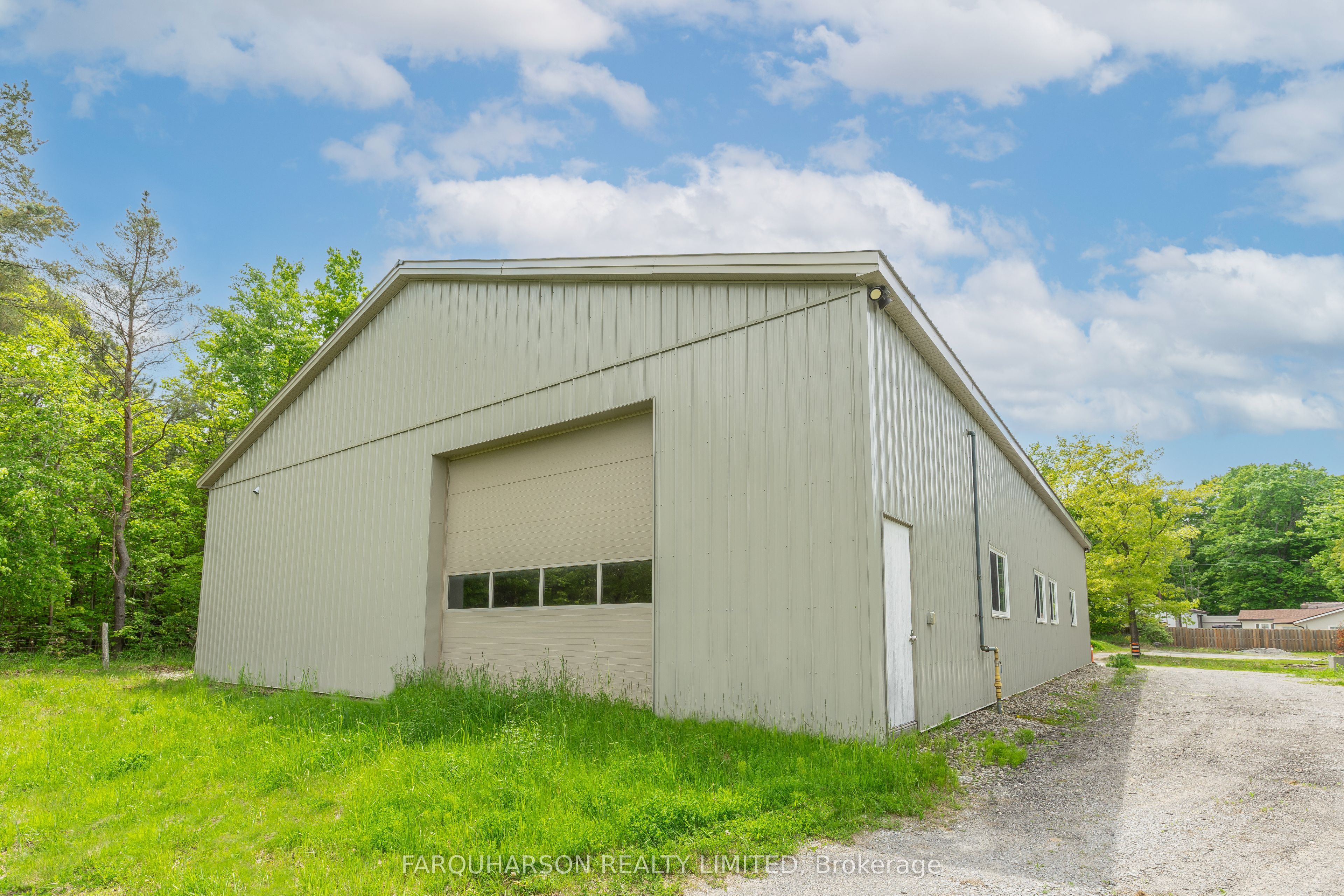 4749 Aurora Road