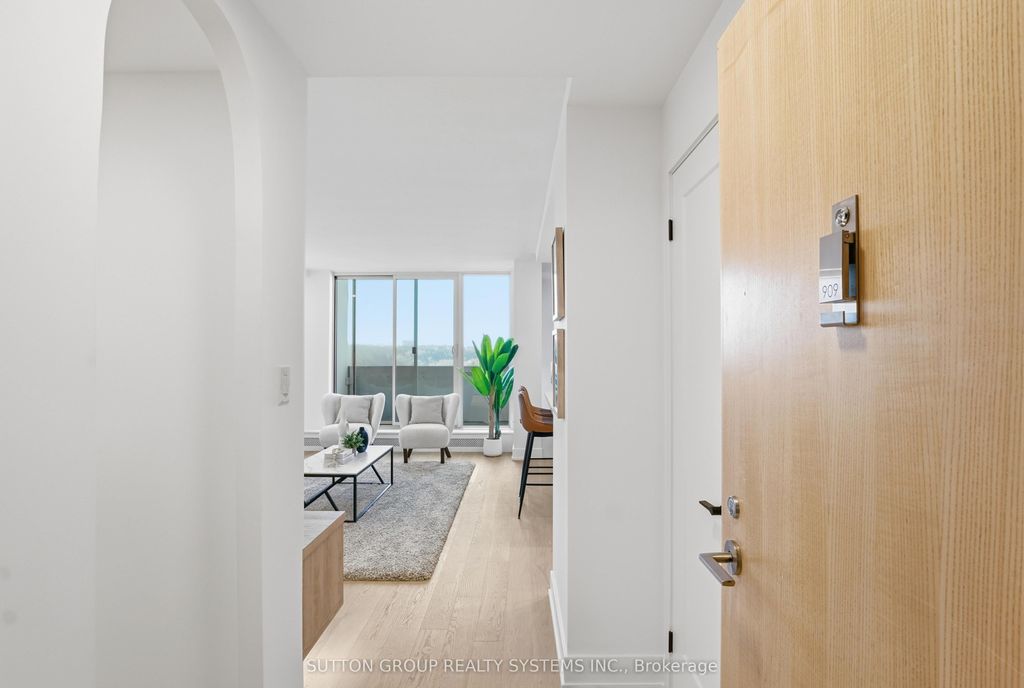 Photo of 60 Southport Street #909, Toronto, ON M6S 3N4 (MLS # W12679214)