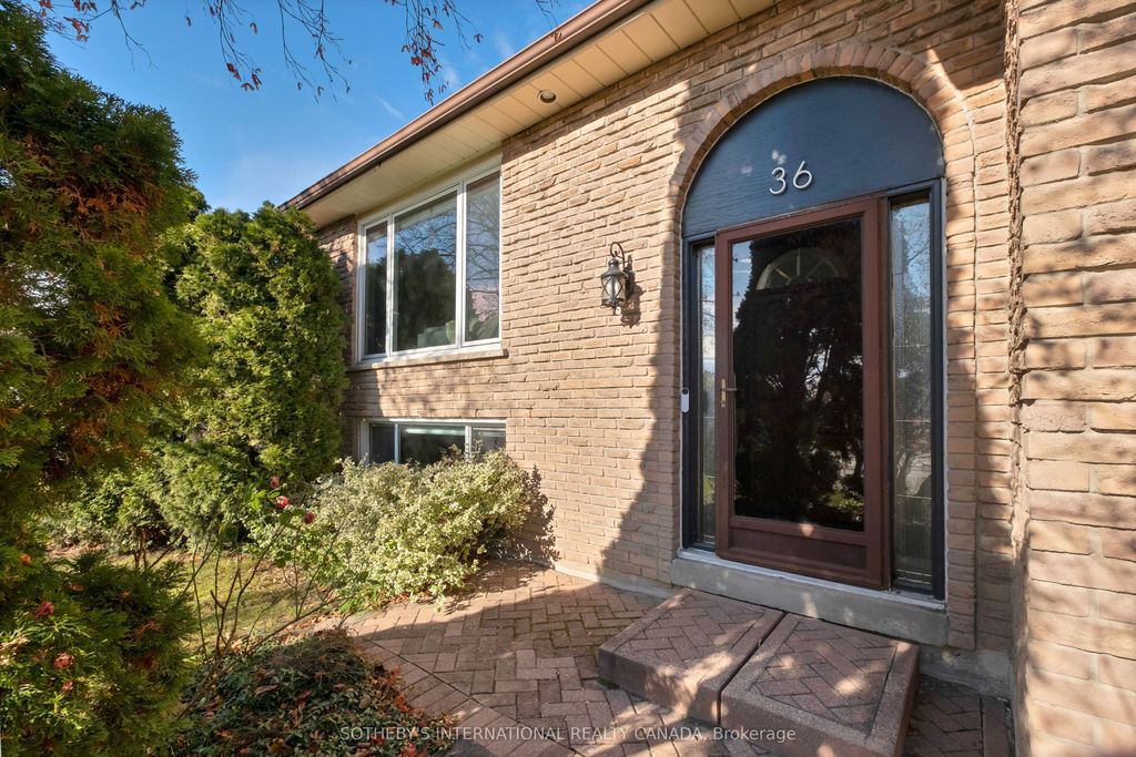 Photo of 36 Shieldmark Crescent, Markham, ON L3T 3T5 (MLS # N12598554)