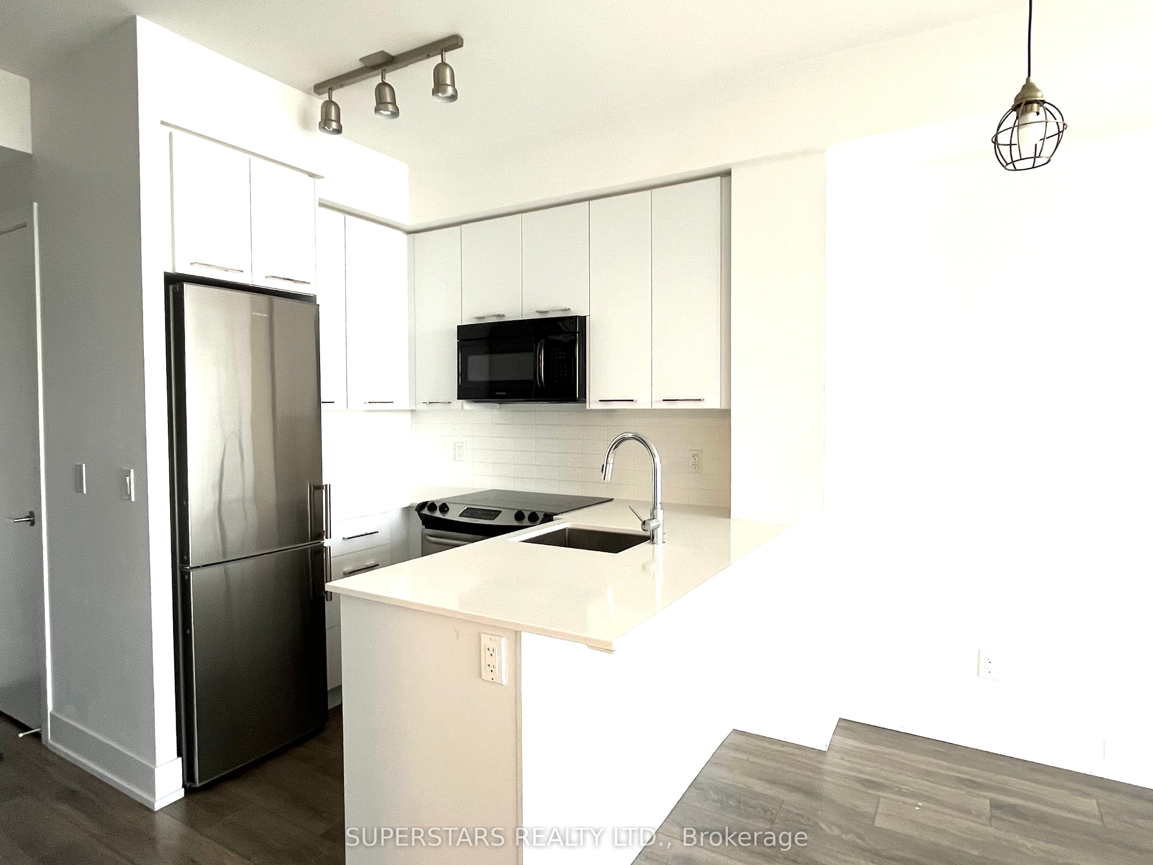 9471 Yonge Street 1608
