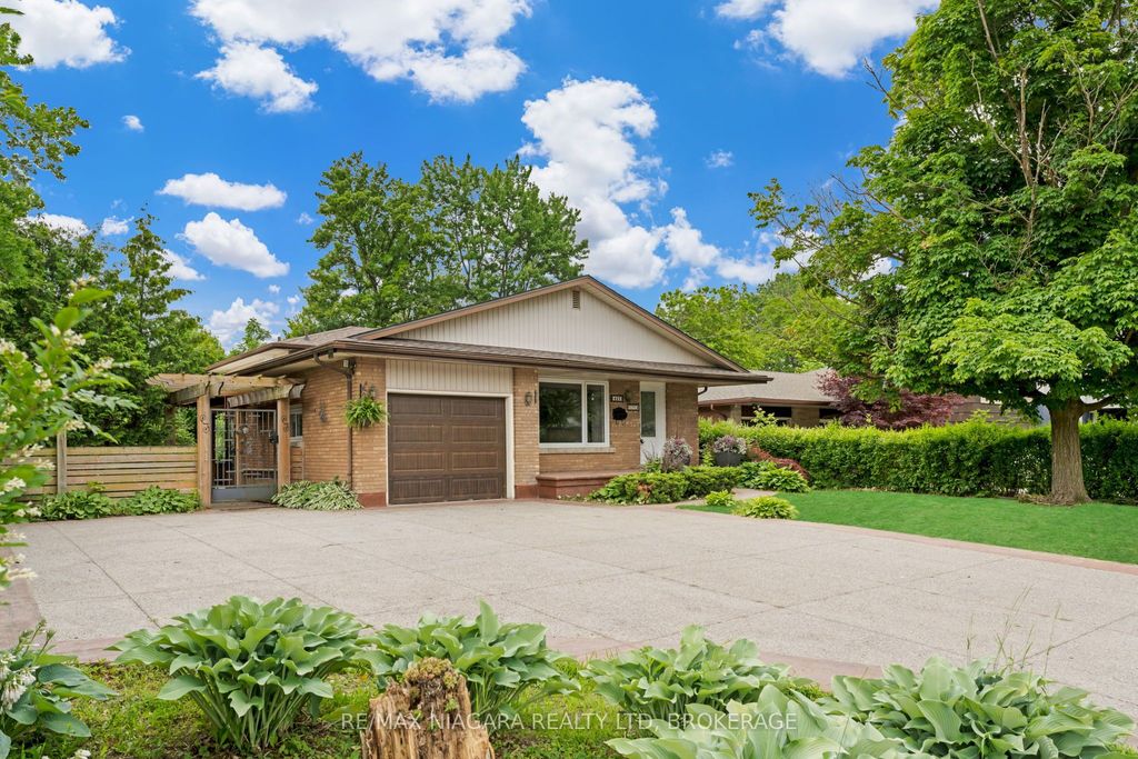 Photo of 425 Fitch Street, Welland, ON L3C 4W7 (MLS # X13075258)