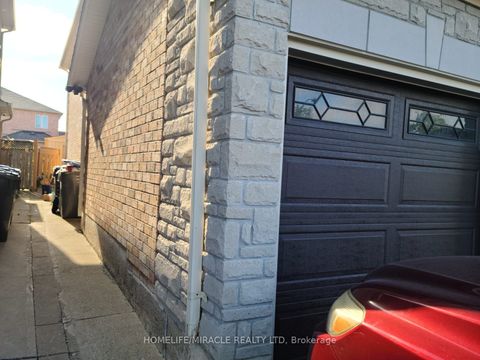11 Heathbrook Avenue Brampton ON L6P 2N1