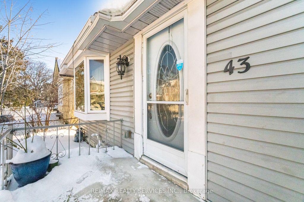 Photo of 43 Harding Avenue, Toronto, ON M6M 3A3 (MLS # W12760656)