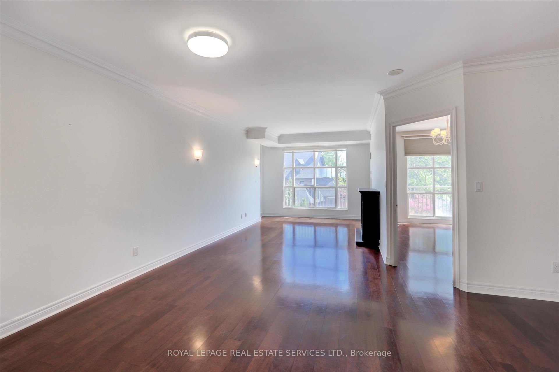 3085 Bloor Street W 303