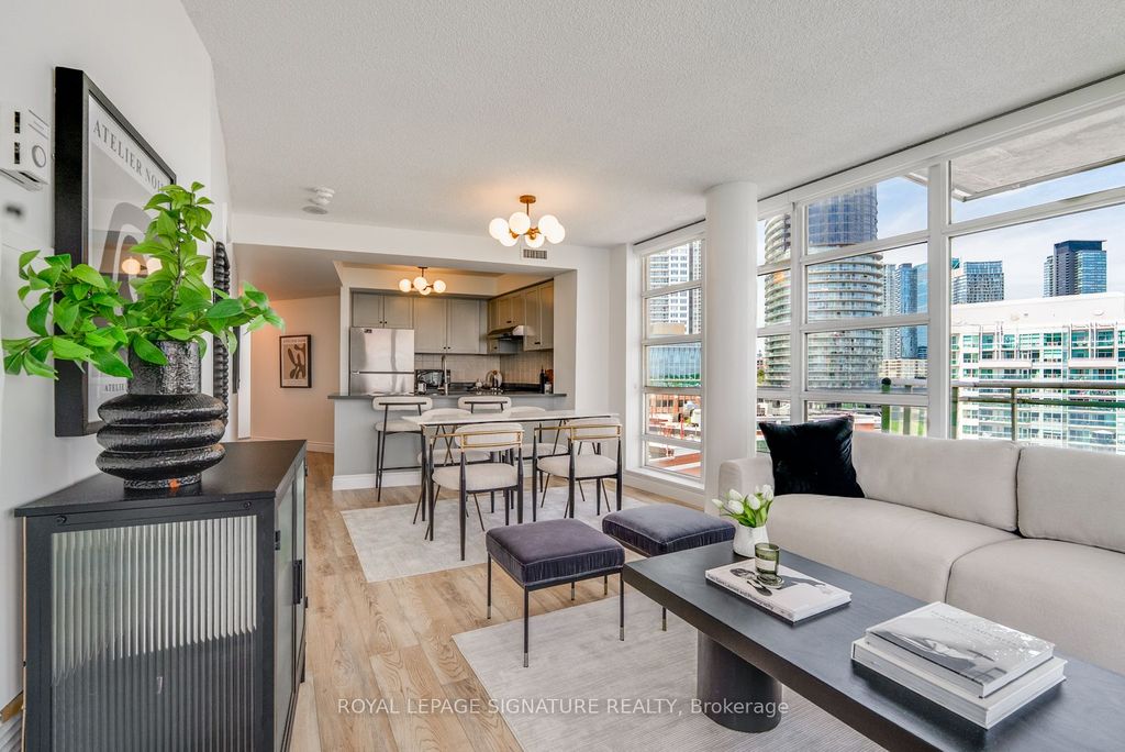 Photo of 650 Queens Quay W #1007, Toronto, ON M5V 3Y7 (MLS # C13236524)