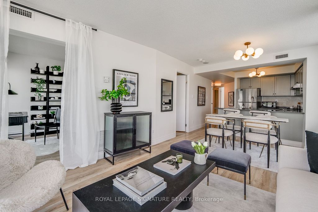 Photo of 650 Queens Quay W #1007, Toronto, ON M5V 3Y7 (MLS # C13236524)