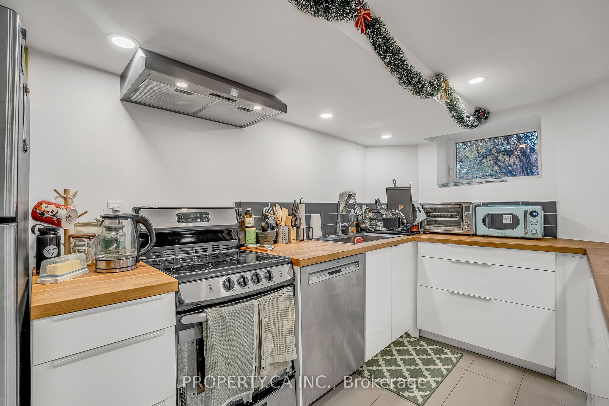 272 Keele Street Lower