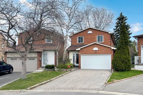 31 Royal Colwood Court Vaughan ON L4K 2J3