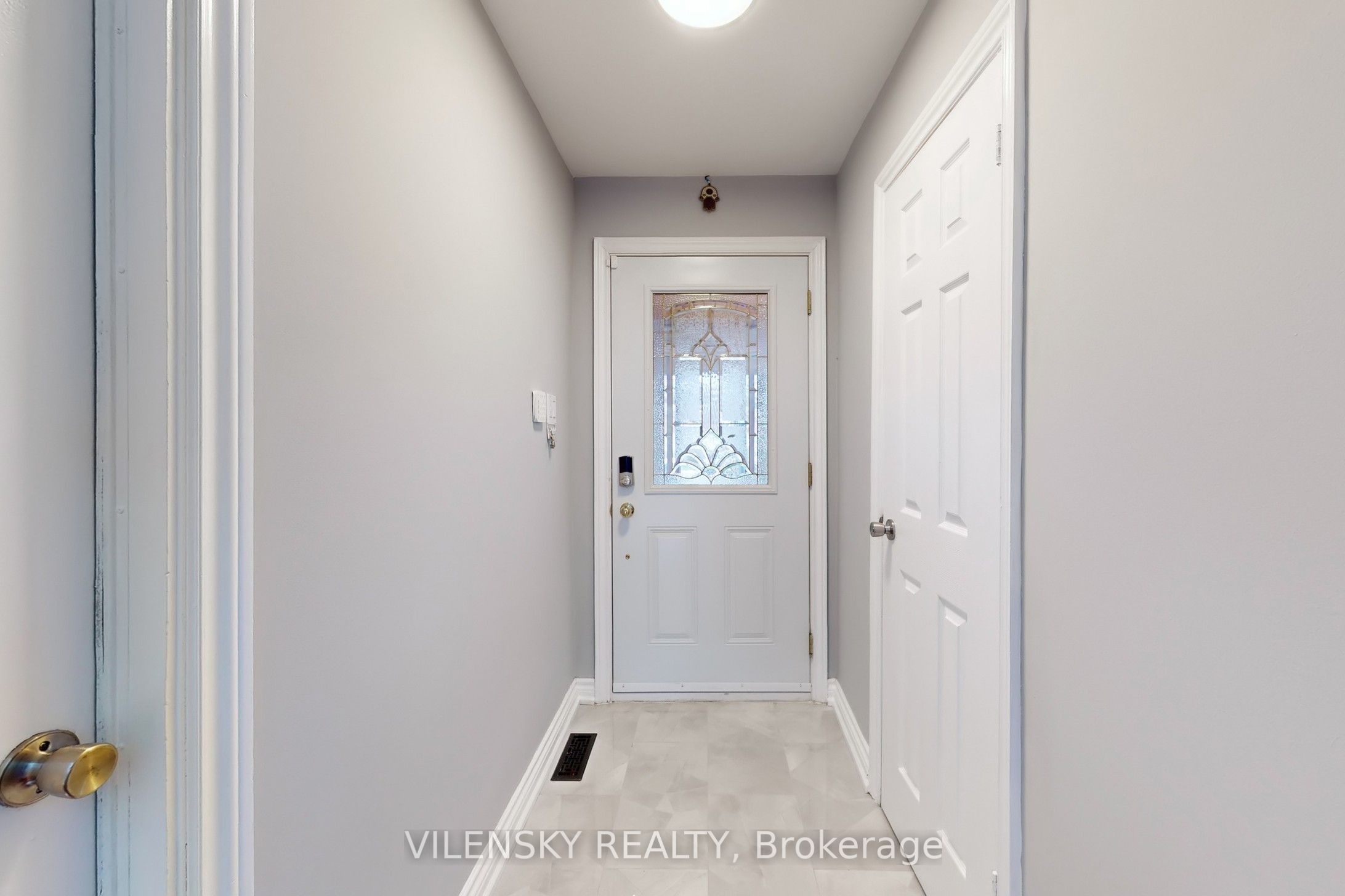 31 Royal Colwood Court