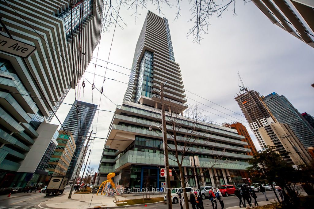 Photo of 161 Roehampton Avenue #4004, Toronto, ON M4P 0C8 (MLS # C12895398)