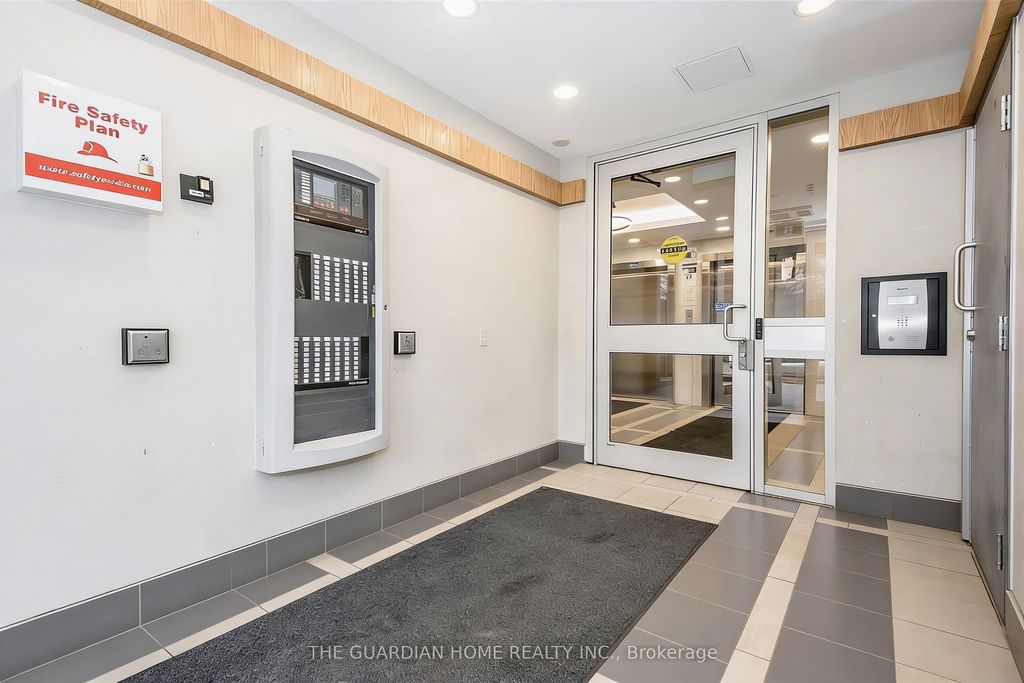 Photo of 258A Sunview Street #1210, Waterloo, ON N2L 0H6 (MLS # X13045314)