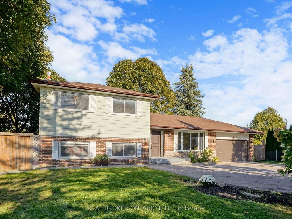 Photo of 15 Jasmine Crescent, Whitchurch-Stouffville, ON L4A 7X4 (MLS # N12788172)