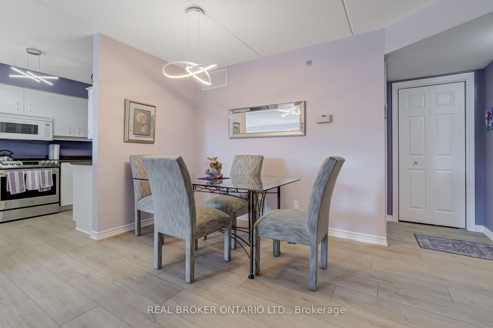 1460 Bishops Gate 313