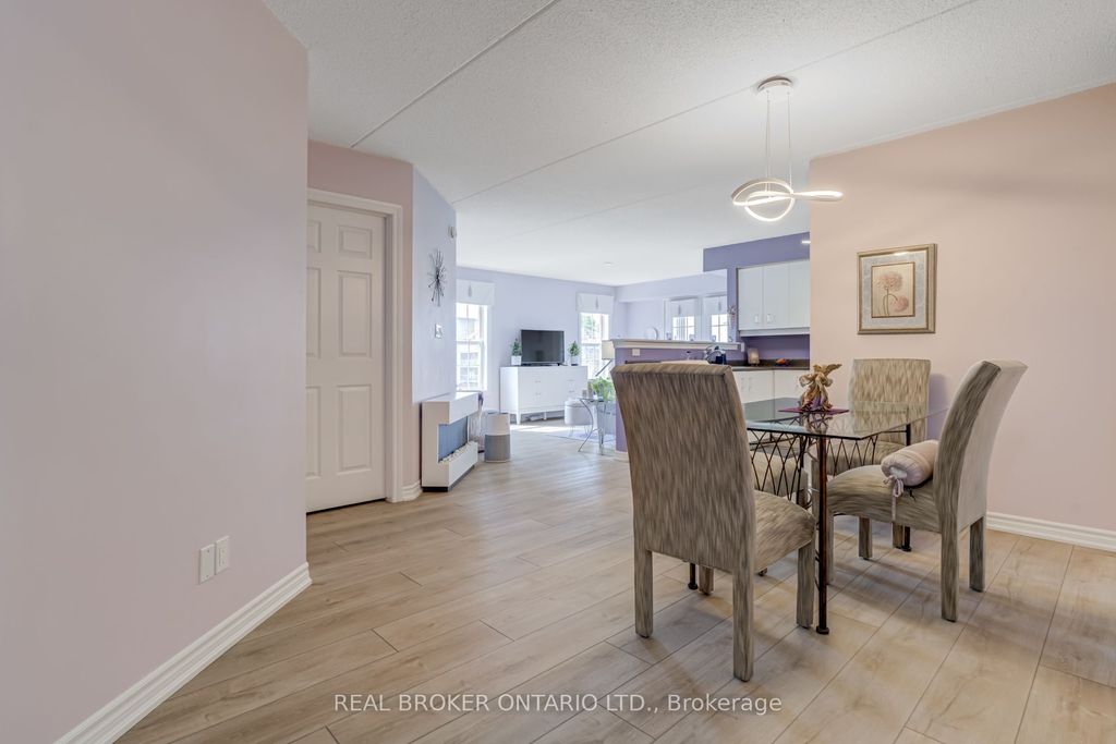 Photo of 1460 Bishops Gate #313, Oakville, ON L6M 4N5 (MLS # W12643296)