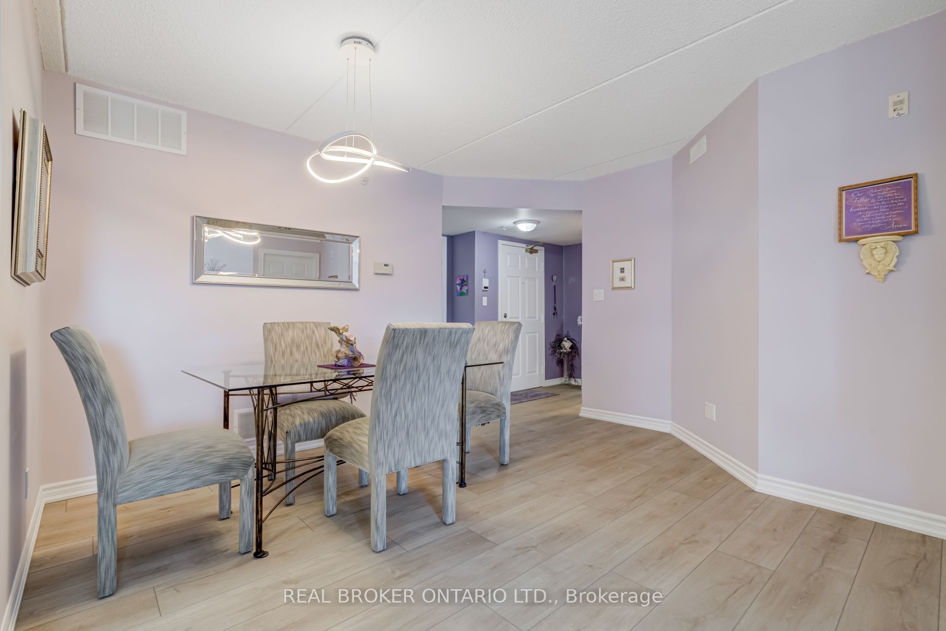 1460 Bishops Gate 313