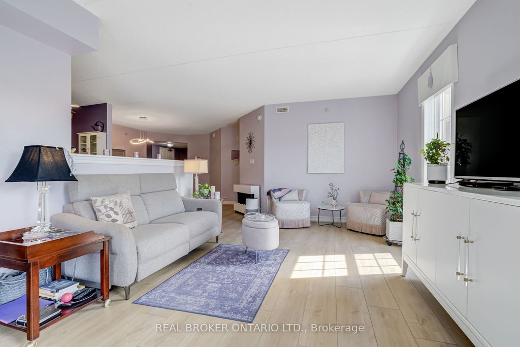 Photo of 1460 Bishops Gate #313, Oakville, ON L6M 4N5 (MLS # W12643296)