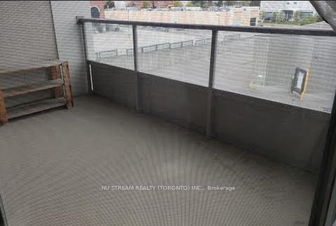 9017 Leslie Street 517