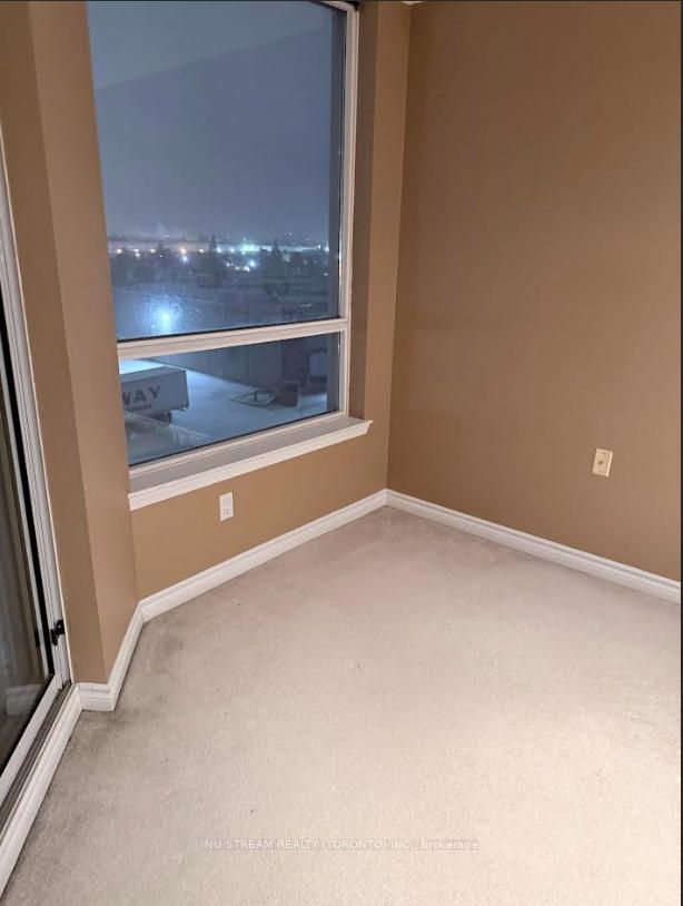 9017 Leslie Street 517