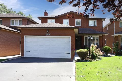 1086 Hedge Drive Mississauga ON L4Y 1G2