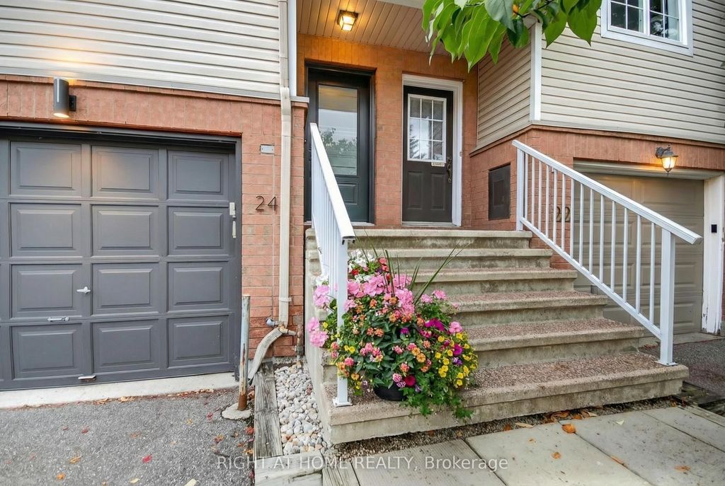 Photo of 24 Manhattan Crescent, Carlington - Central Park, ON K2C 4B4 (MLS # X13009686)