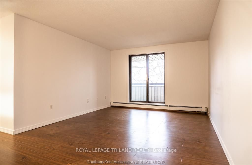 Photo 1 of 14 — 955 Grand Avenue W 306, Chatham-Kent, ON N7L 4Z6