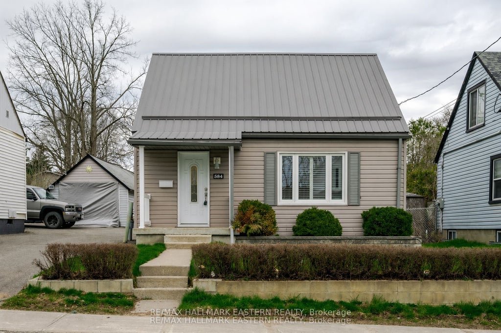 Photo of 584 Paterson Street, Peterborough, ON K9J 4R2 (MLS # X13032784)