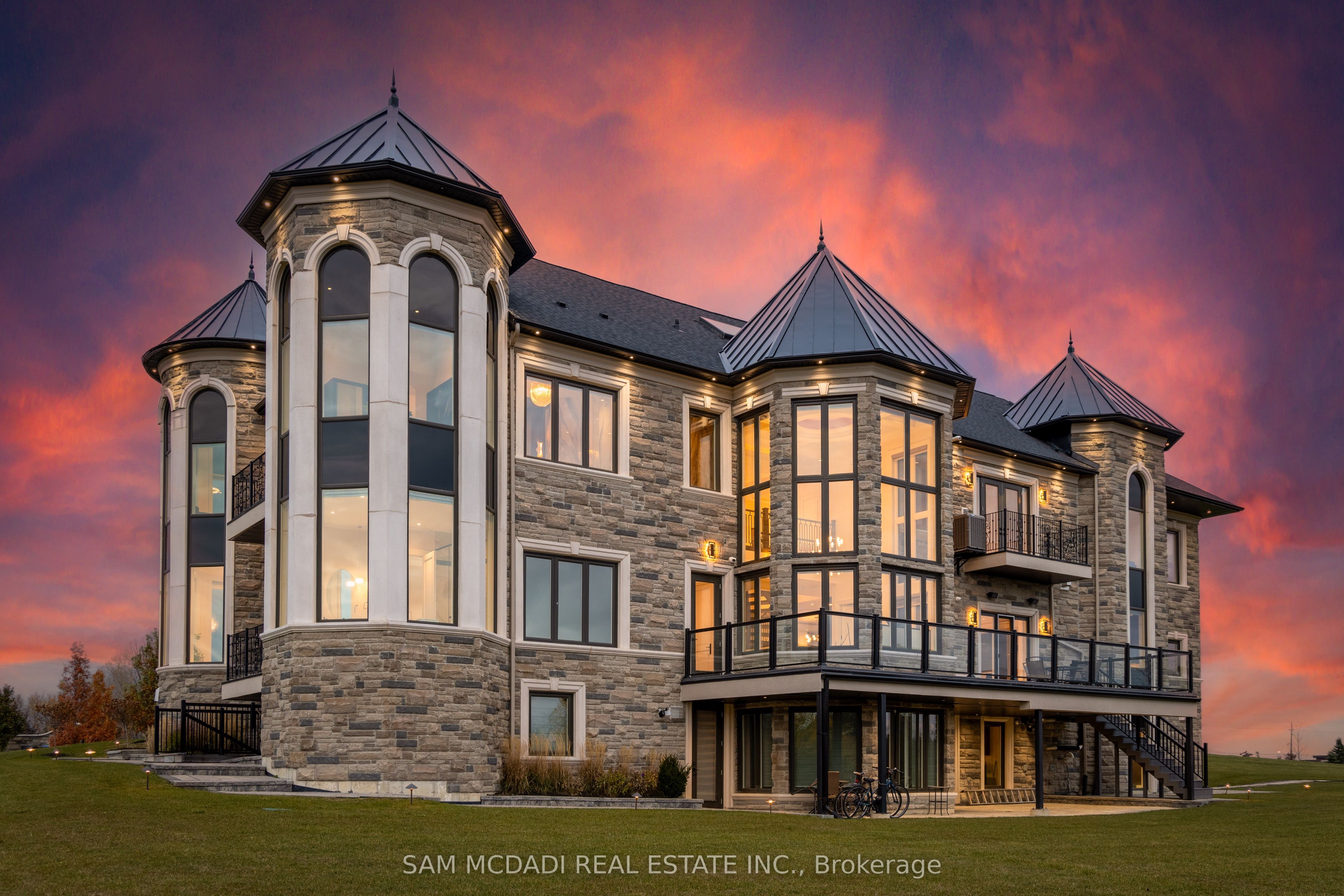 4 Saint Lukes Court