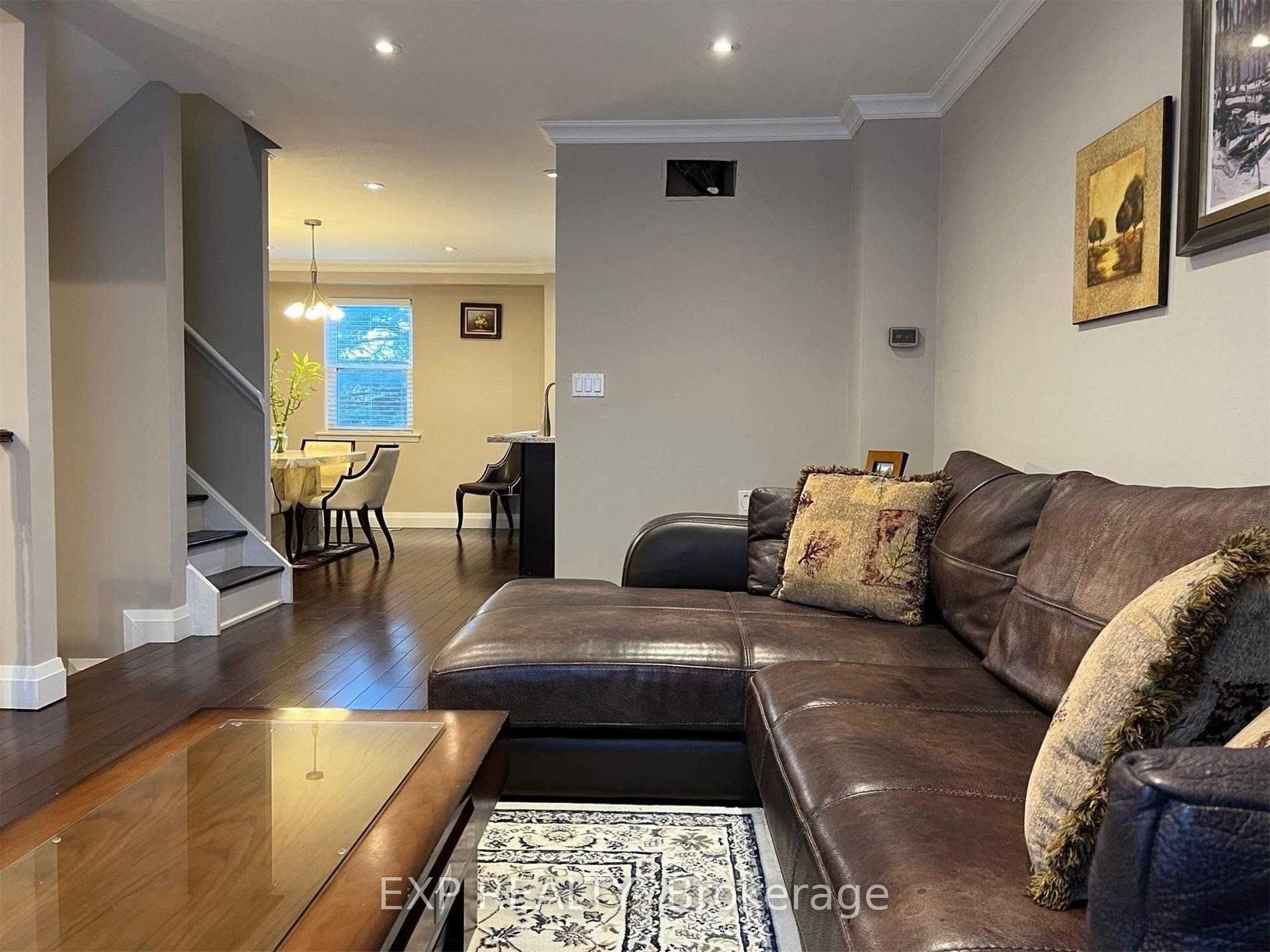 1776 John Street 56