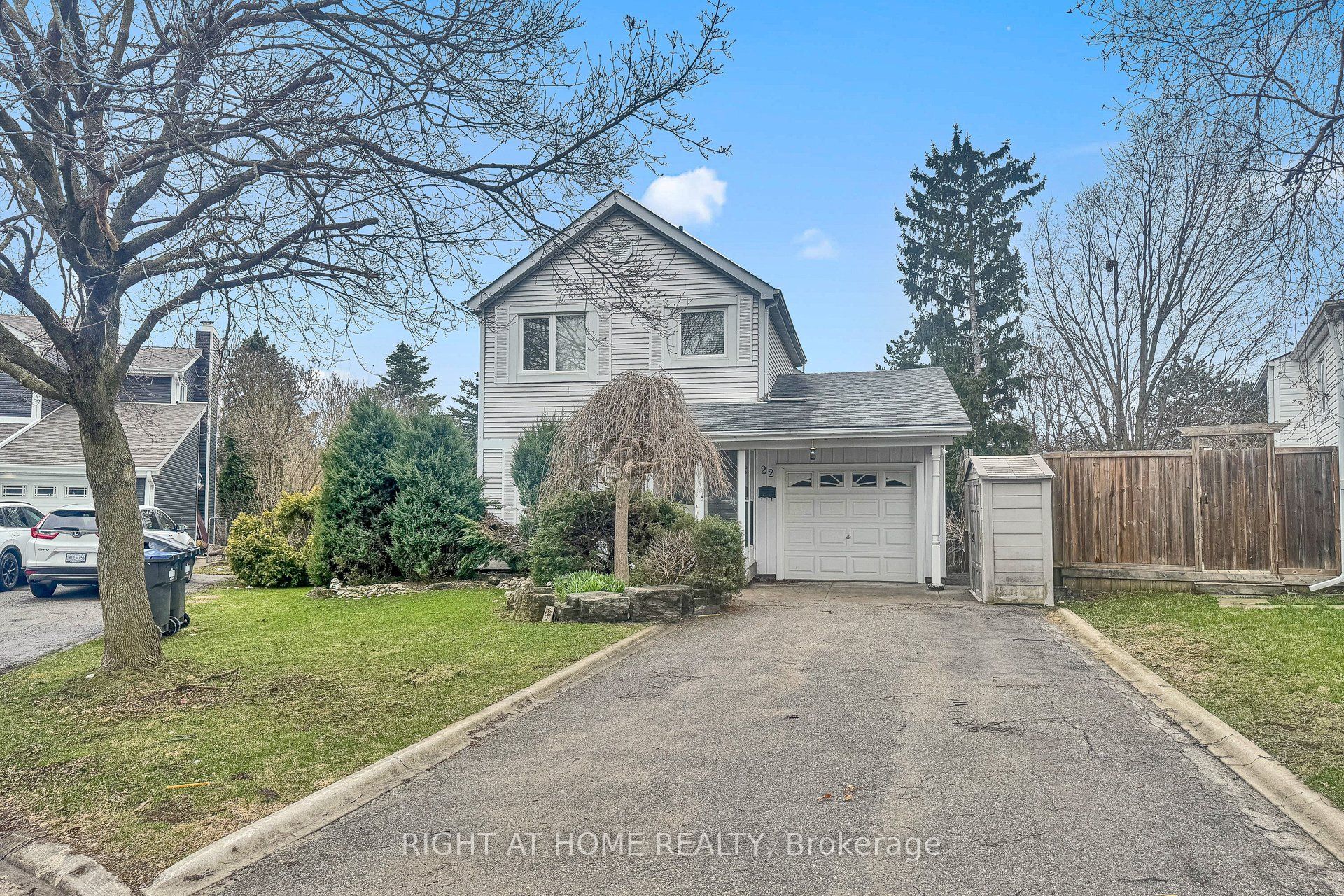 22 Blueridge Square