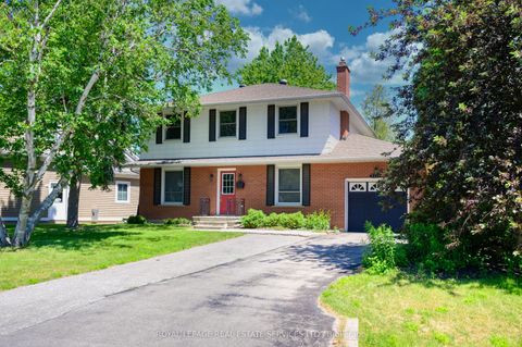 2471 Meadowood Crescent Oakville ON L6L 1V5