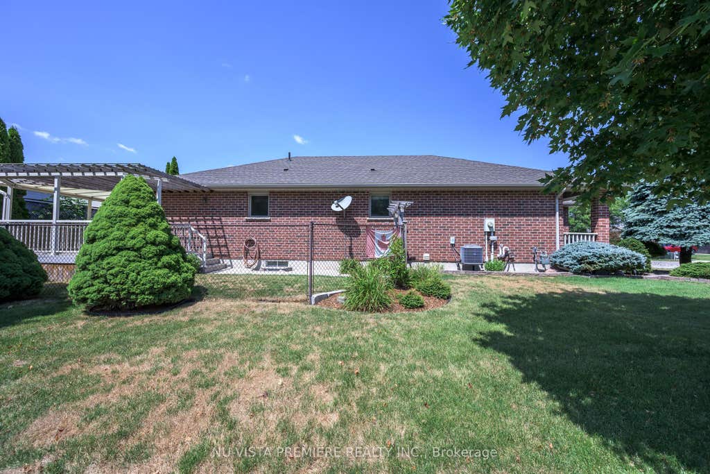Photo of 1616 Blackmaple Crescent, London East, ON N5Y 6L7 (MLS # X13655608)