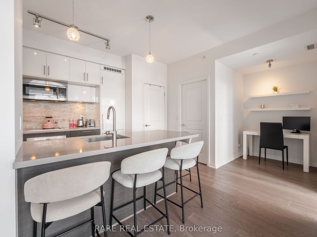 Photo of 8 Mercer Street #2007, Toronto, ON M5V 0C4 (MLS # C12972038)