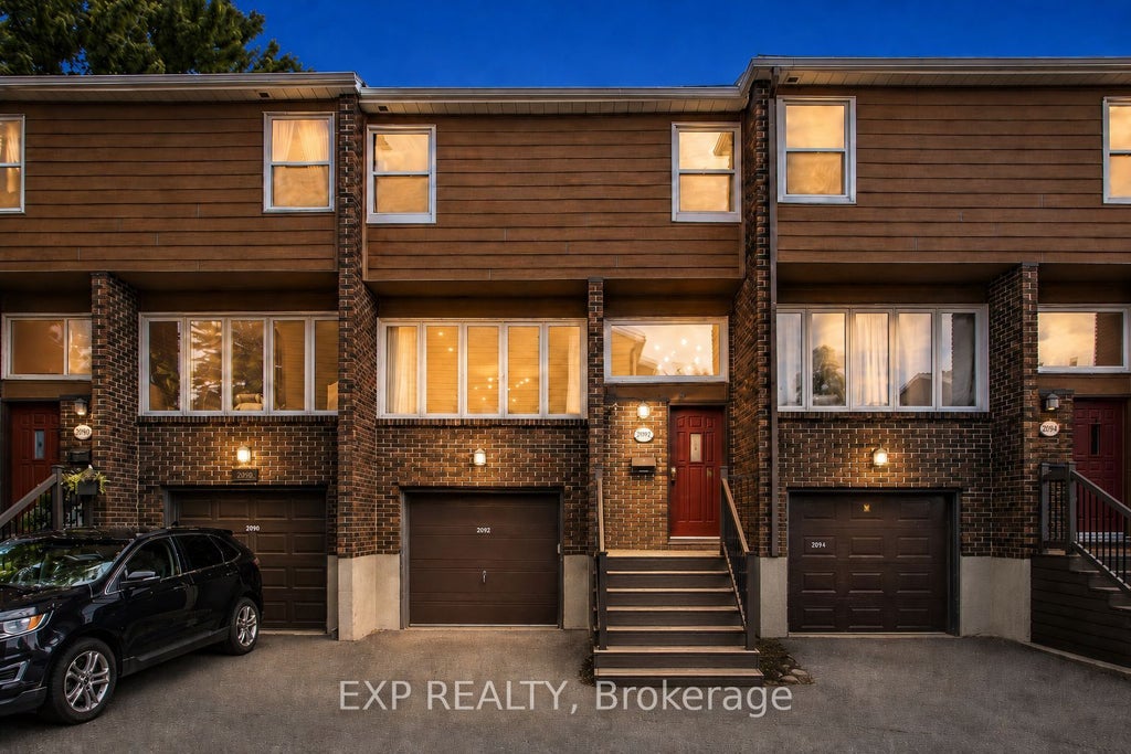 Photo of 2092 Eric Crescent, Cyrville - Carson Grove - Pineview, ON K1B 4P4 (MLS # X13481906)