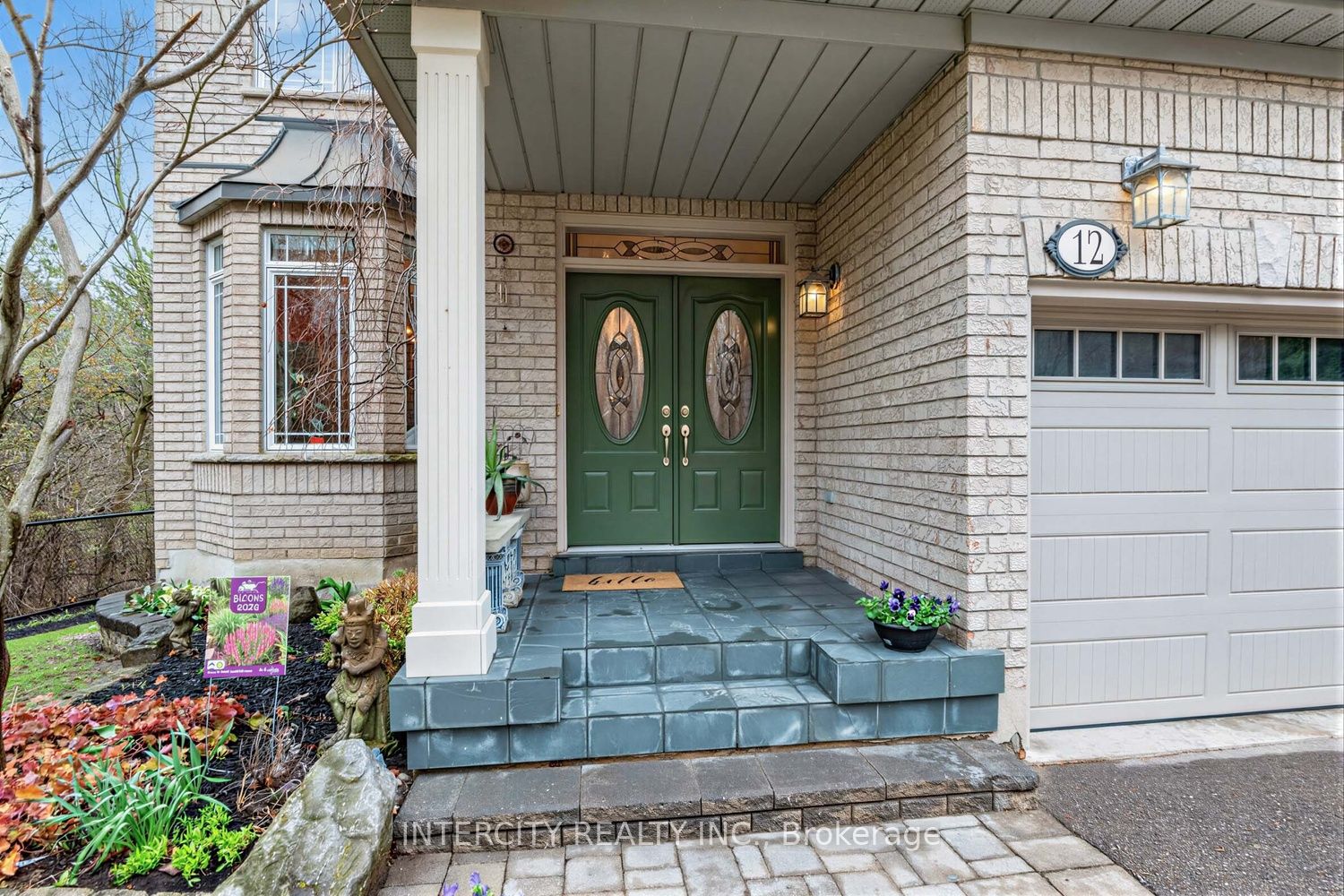 12 Sandbanks Drive