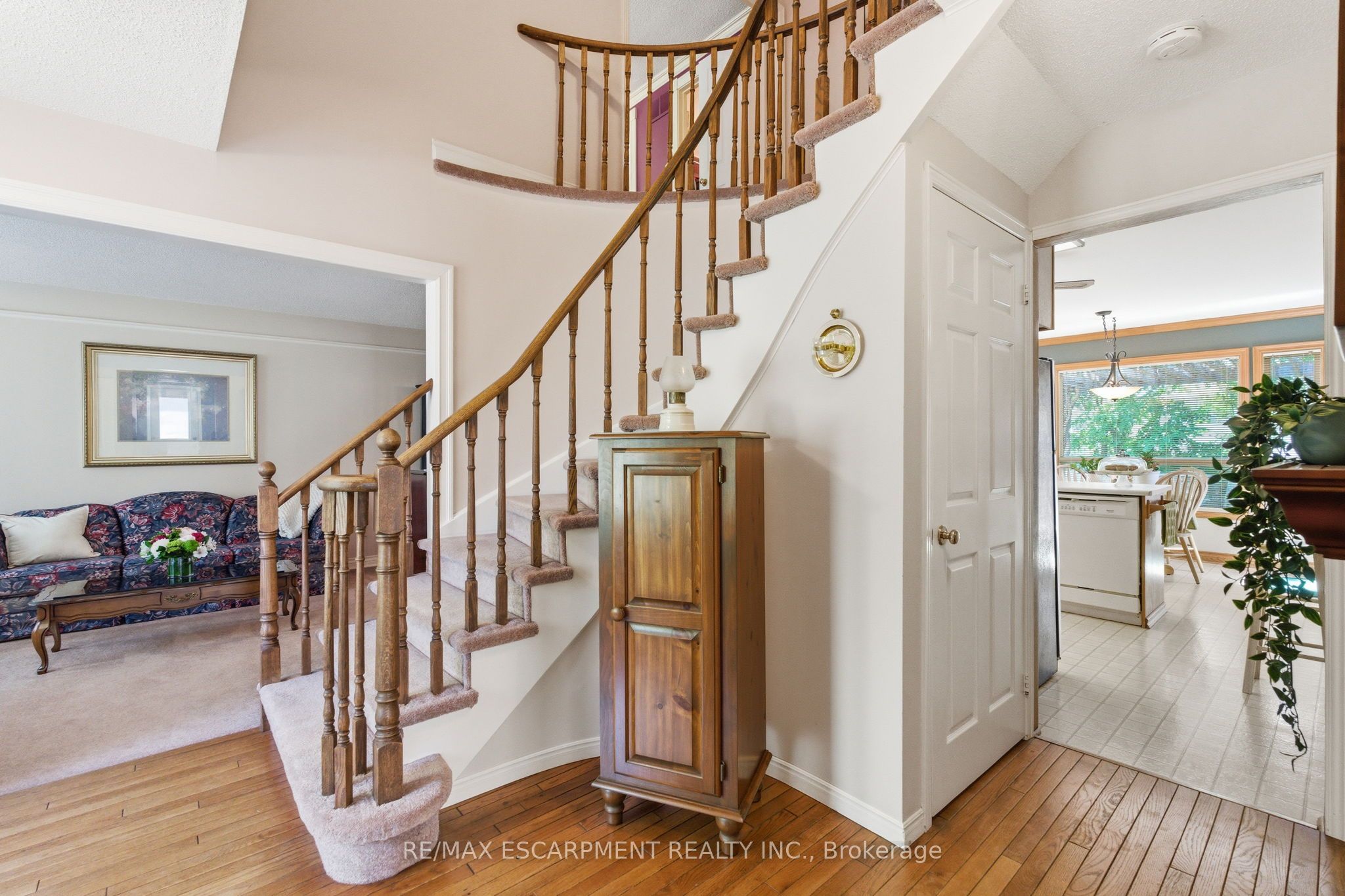 2136 Winding Way