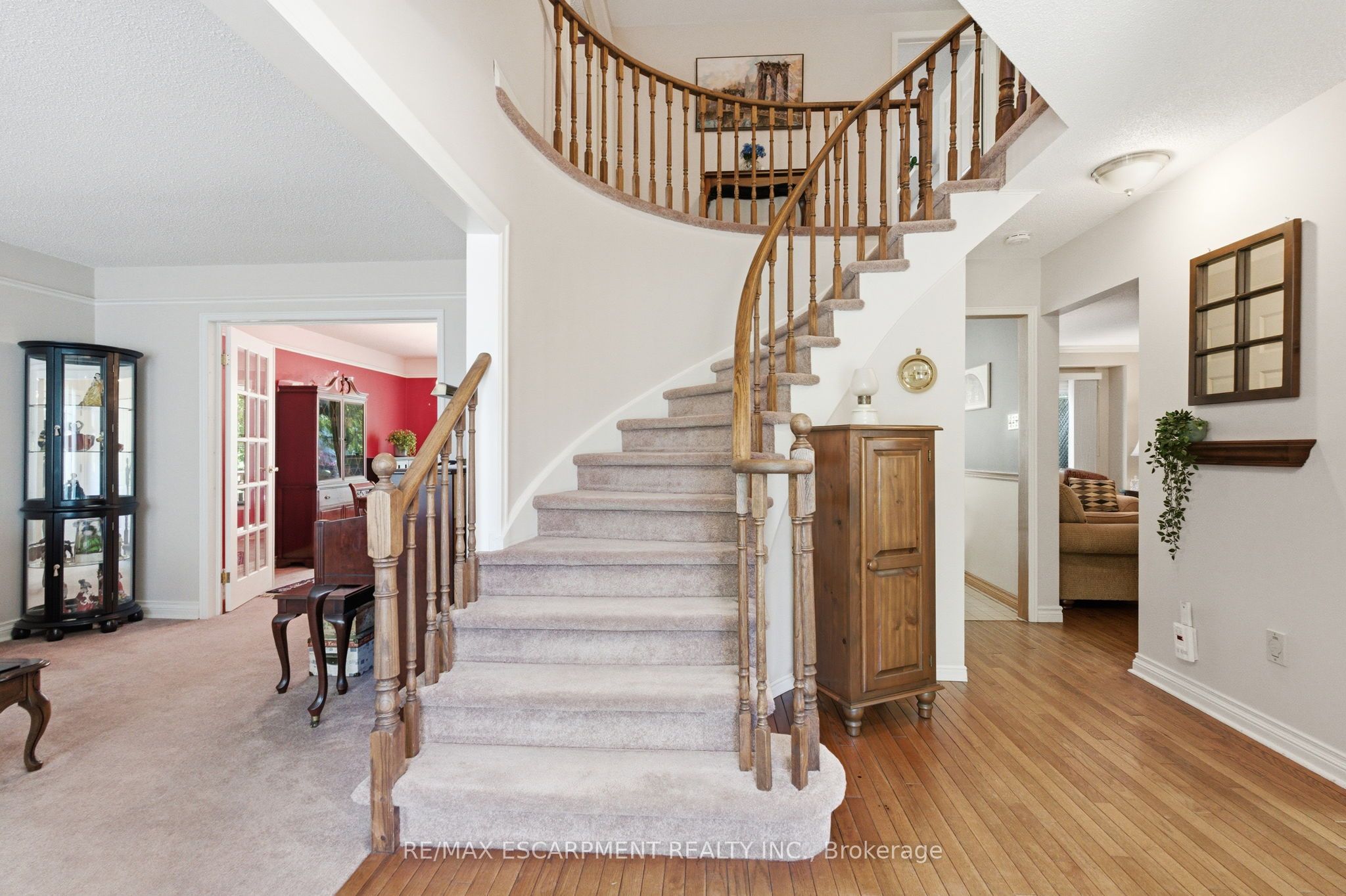 2136 Winding Way