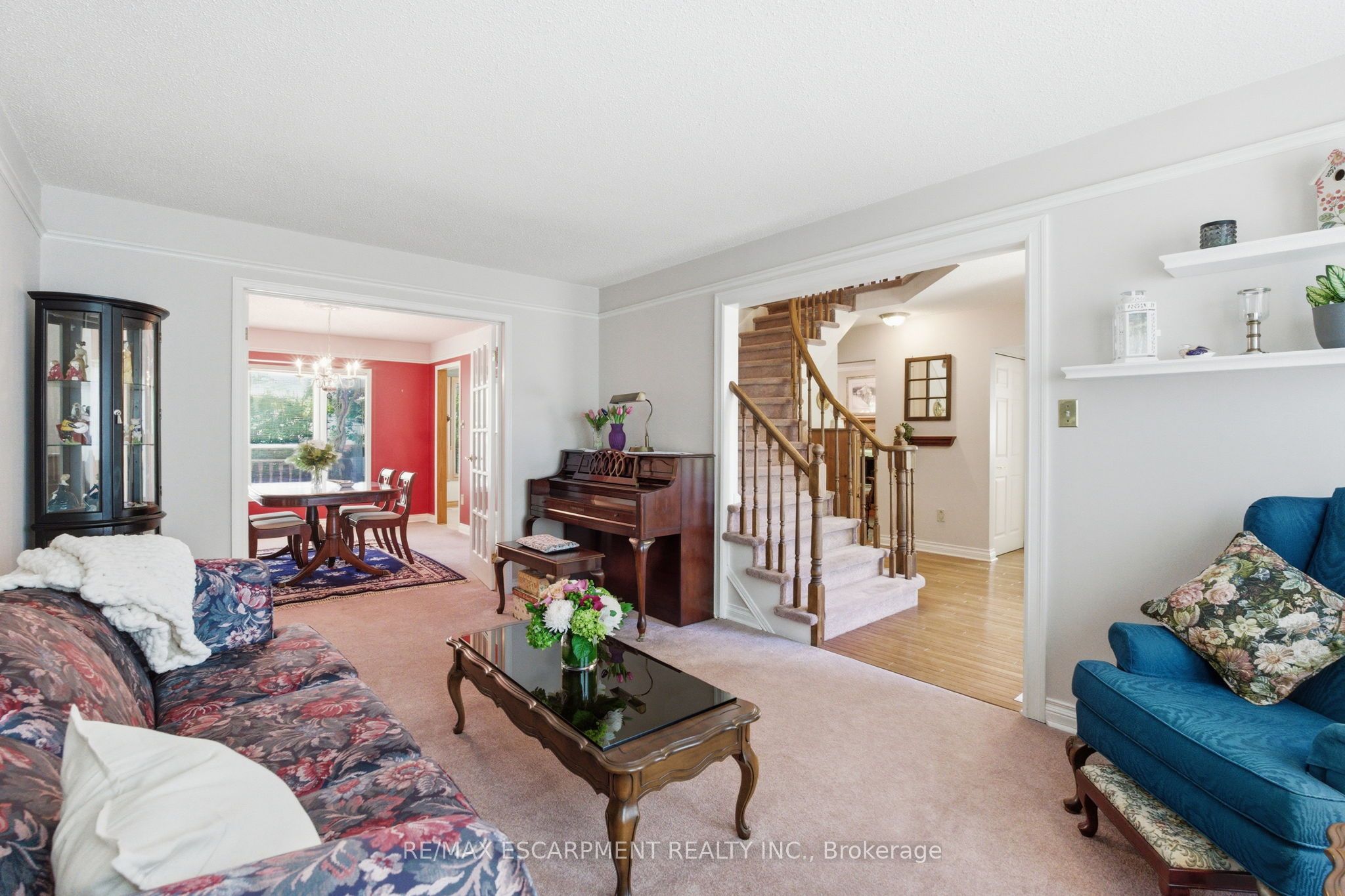 2136 Winding Way