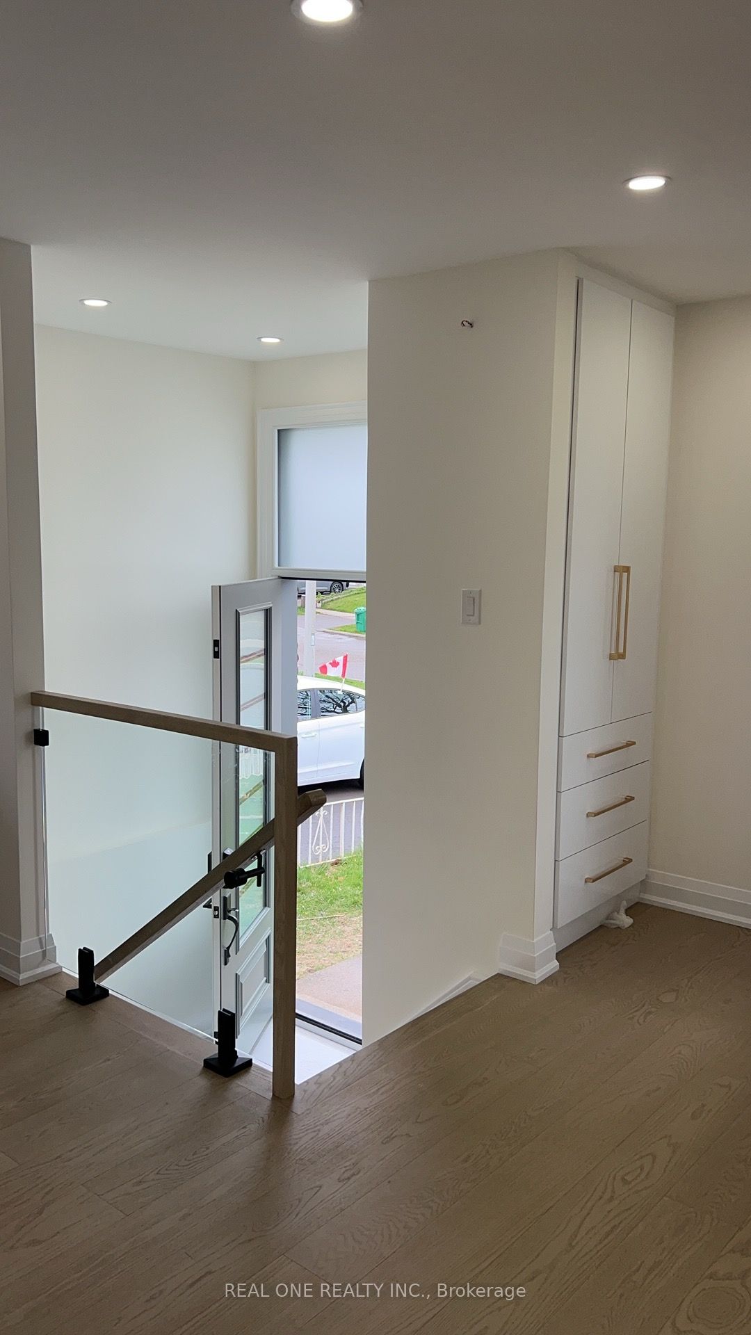 3366 Strabane Drive Upper Level