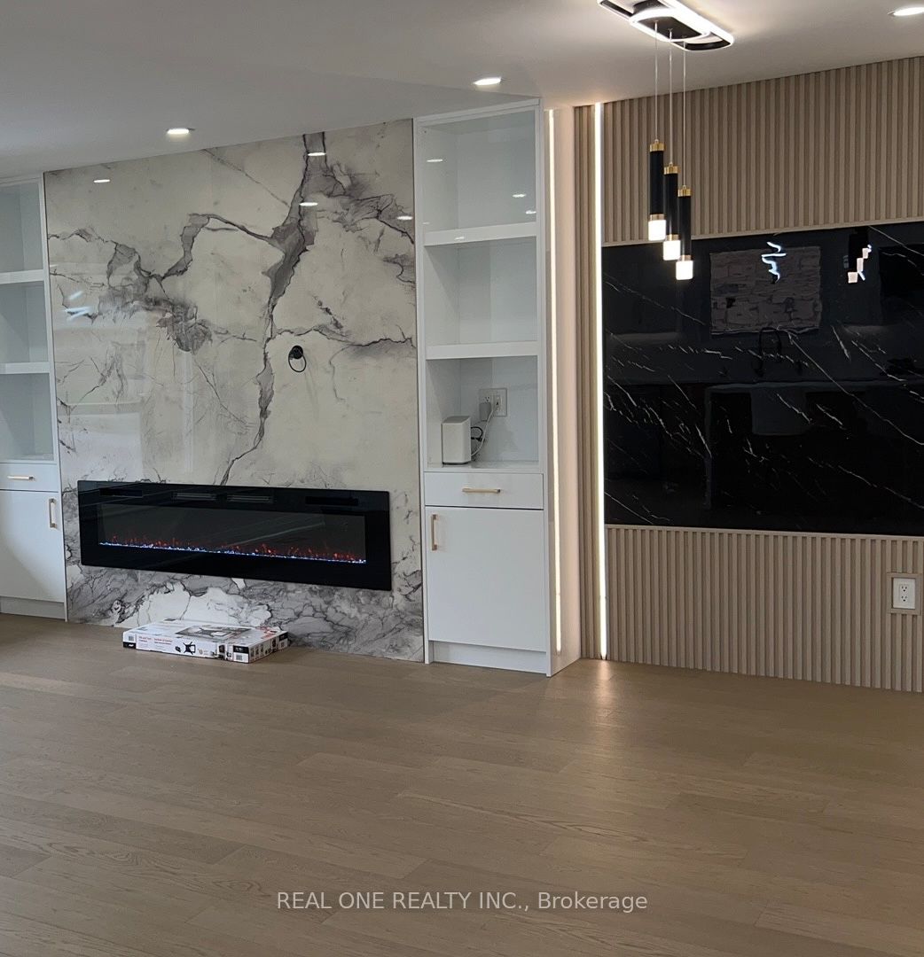 3366 Strabane Drive Upper Level