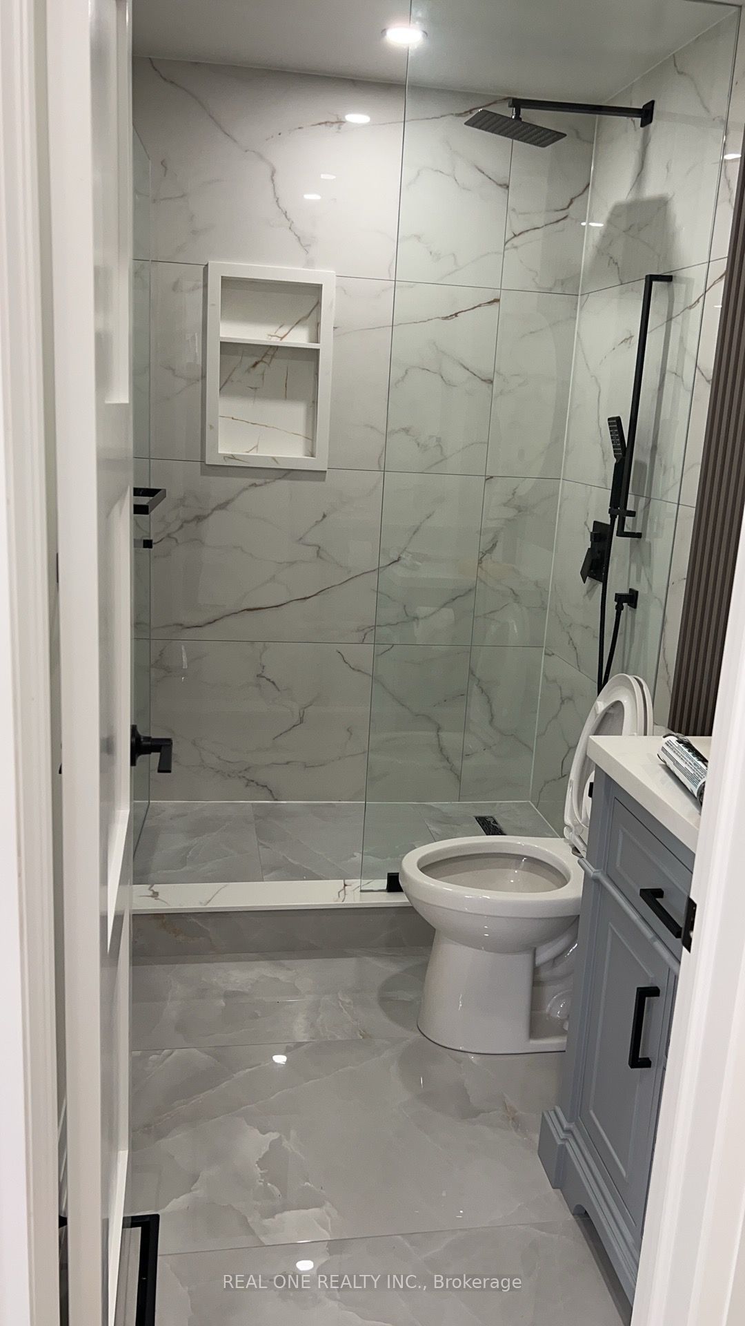 3366 Strabane Drive Upper Level