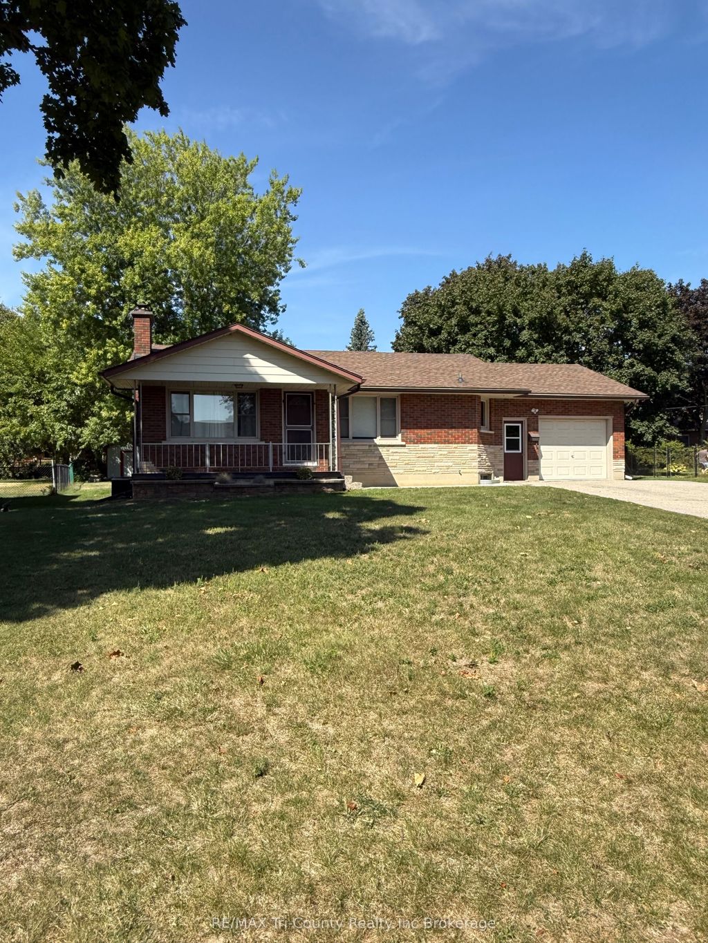 Photo of 20 Fairfield Crescent, Tillsonburg, ON N4G 2B4 (MLS # X12423524)