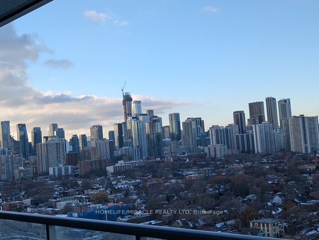 225 Sumach Street 2511