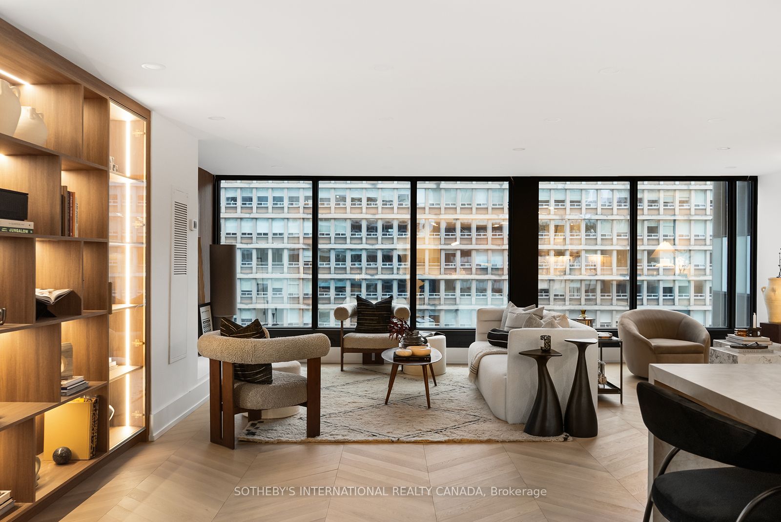 110 Bloor Street W 1009